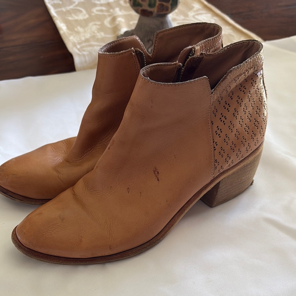 ANTHROPOLOGIE Silent D Orvis Ankle Boots for Women